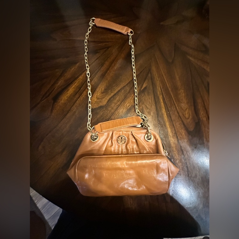 Tory Burch shoulder bag with gold chain